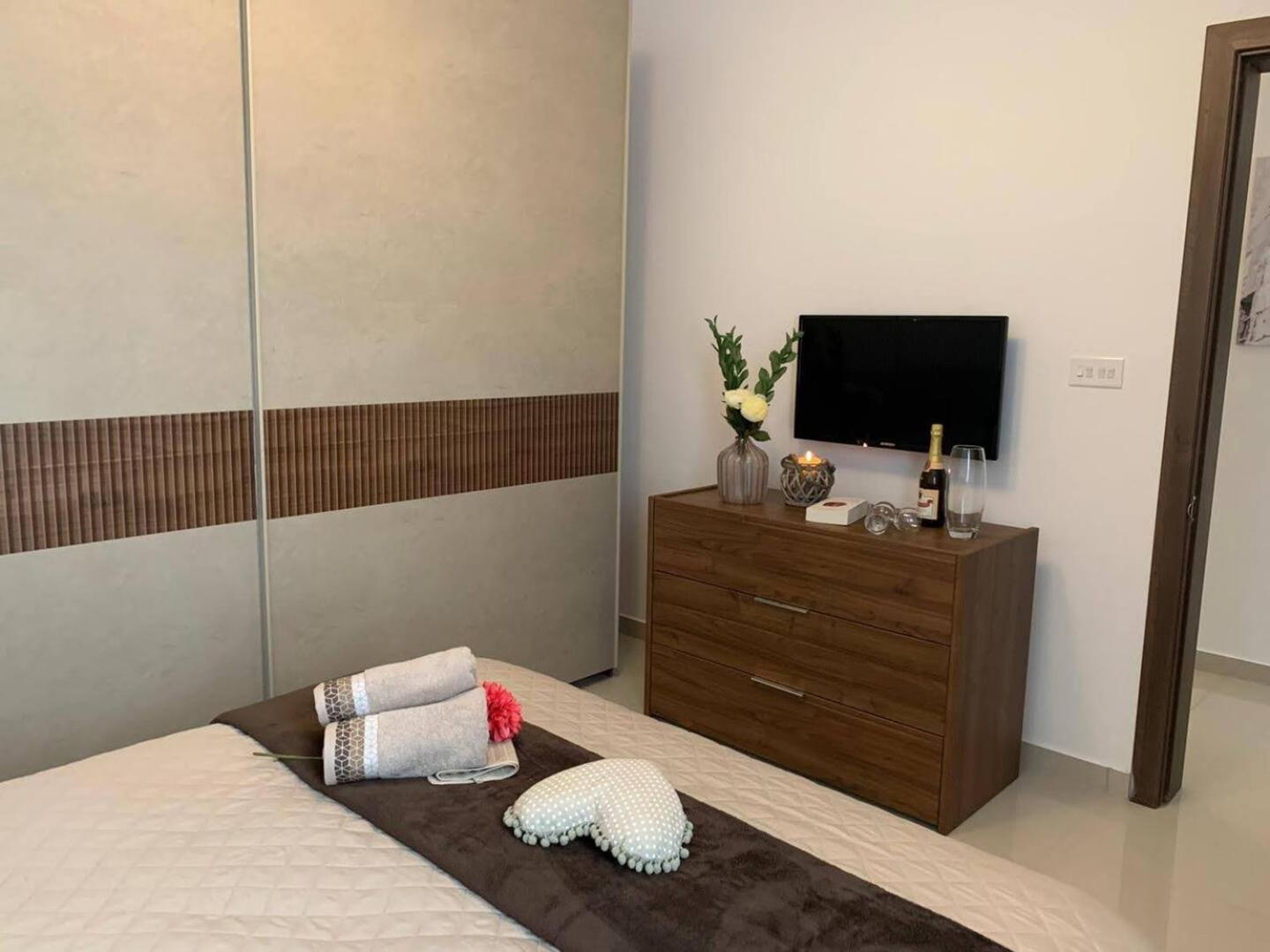 Fl 1 Ta'Lonza Luxury With Hot Tub By Homely เมลลิฮา ภายนอก รูปภาพ