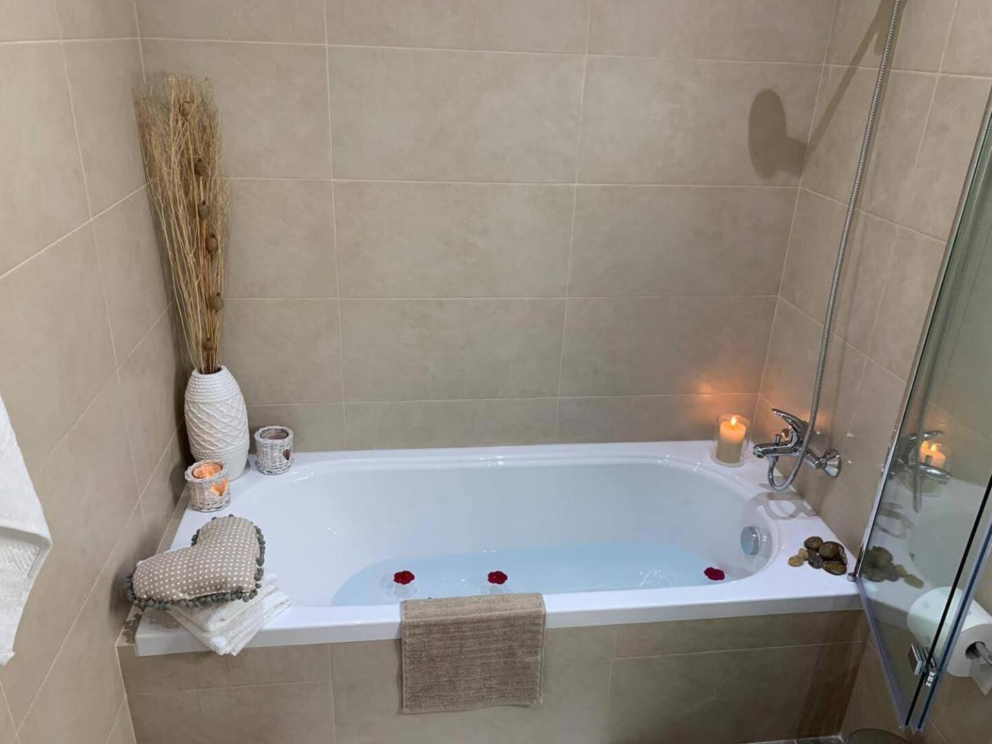 Fl 1 Ta'Lonza Luxury With Hot Tub By Homely เมลลิฮา ภายนอก รูปภาพ