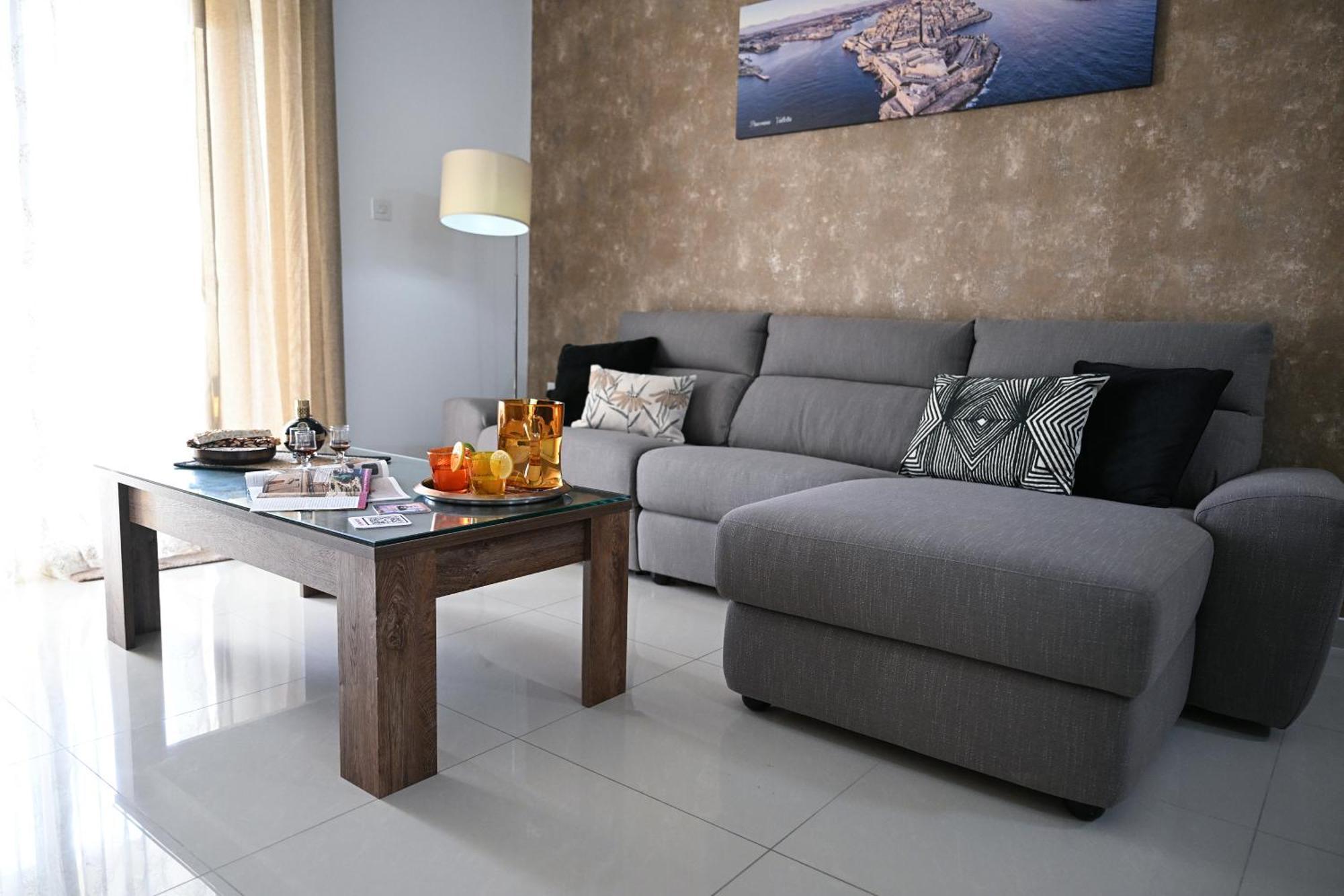 Fl 1 Ta'Lonza Luxury With Hot Tub By Homely เมลลิฮา ภายนอก รูปภาพ